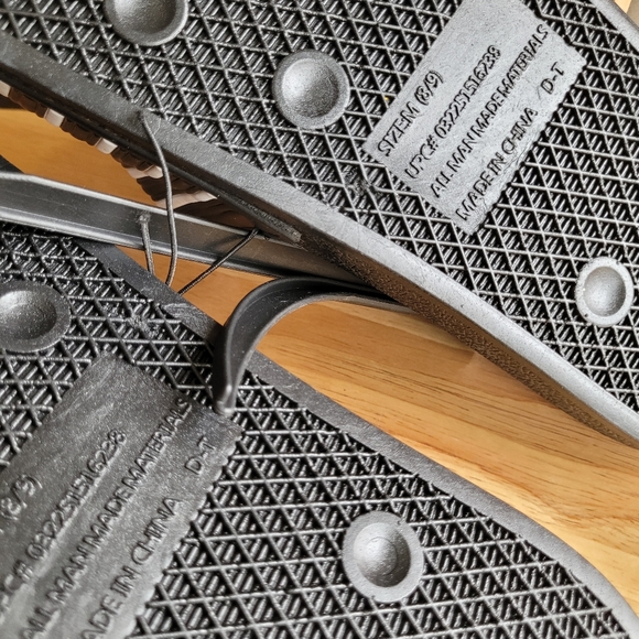 Unisex Black and White Slides - Picture 3 of 6